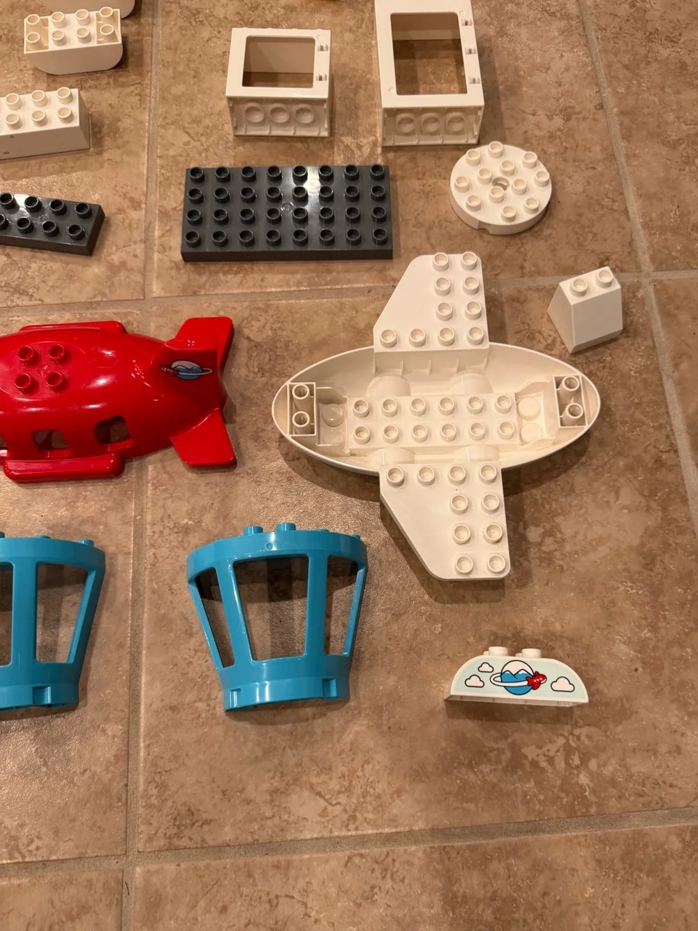 Lego Duplo airplane and airport 10961